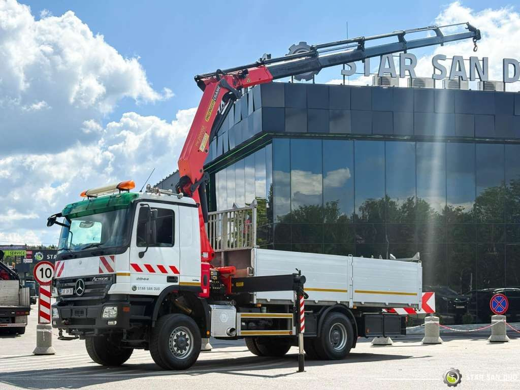 Mercedes-Benz ACTROS 2044A 4x4 Palfinger PK 20002 hds Crane - Camión grúa: foto 3 Mercedes-Benz ACTROS 2044A 4x4 Palfinger PK 20002 hds Crane - Camión grúa: foto 3