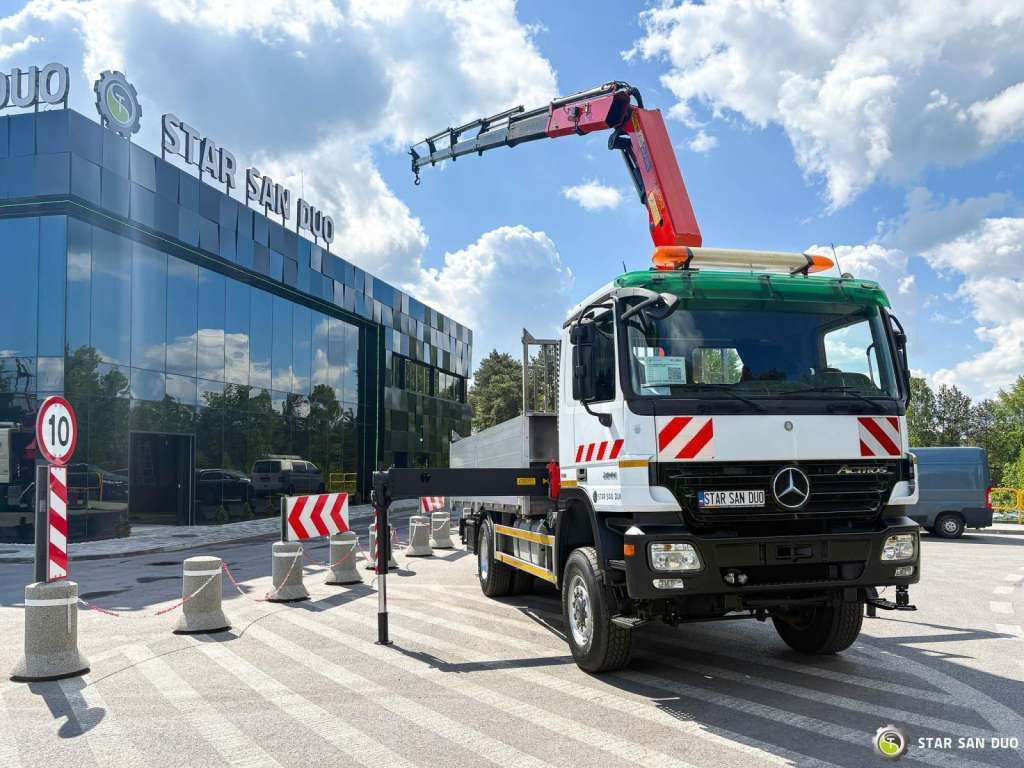 Mercedes-Benz ACTROS 2044A 4x4 Palfinger PK 20002 hds Crane - Camión grúa: foto 2 Mercedes-Benz ACTROS 2044A 4x4 Palfinger PK 20002 hds Crane - Camión grúa: foto 2