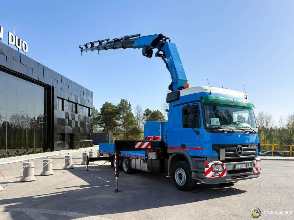 Mercedes-Benz ACTROS 2646L 6x4 PALFINGER 36002 Crane Winch - Camión grúa: foto 2 Mercedes-Benz ACTROS 2646L 6x4 PALFINGER 36002 Crane Winch - Camión grúa: foto 2