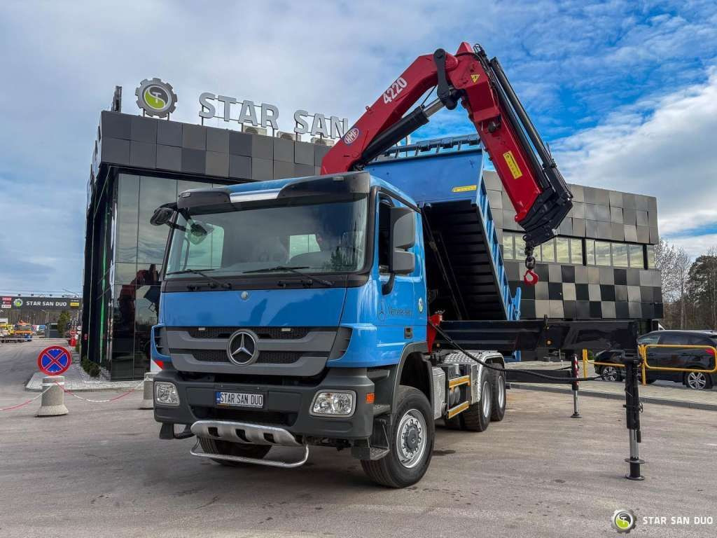 Mercedes-Benz ACTROS 3341 6x6 HMF 4220 K4 CRANE KIPPER - Volquete camión: foto 2 Mercedes-Benz ACTROS 3341 6x6 HMF 4220 K4 CRANE KIPPER - Volquete camión: foto 2