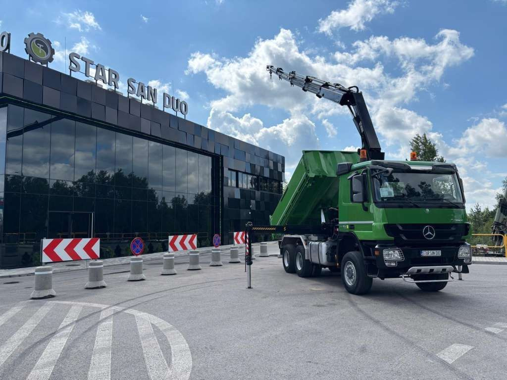 Camión grúa Mercedes-Benz ACTROS 3346 6x6 HIAB 244EP-4 Crane Kipper: foto 11 Camión grúa Mercedes-Benz ACTROS 3346 6x6 HIAB 244EP-4 Crane Kipper: foto 11