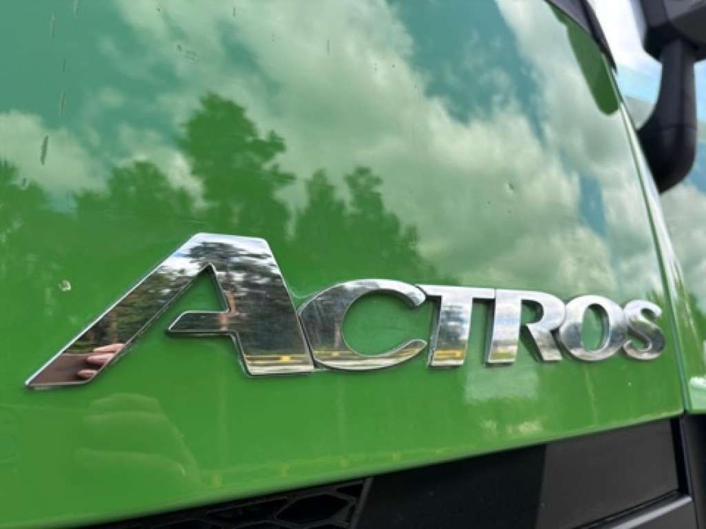 Camión grúa Mercedes-Benz ACTROS 3346 6x6 HIAB 244EP-4 Crane Kipper: foto 27 Camión grúa Mercedes-Benz ACTROS 3346 6x6 HIAB 244EP-4 Crane Kipper: foto 27