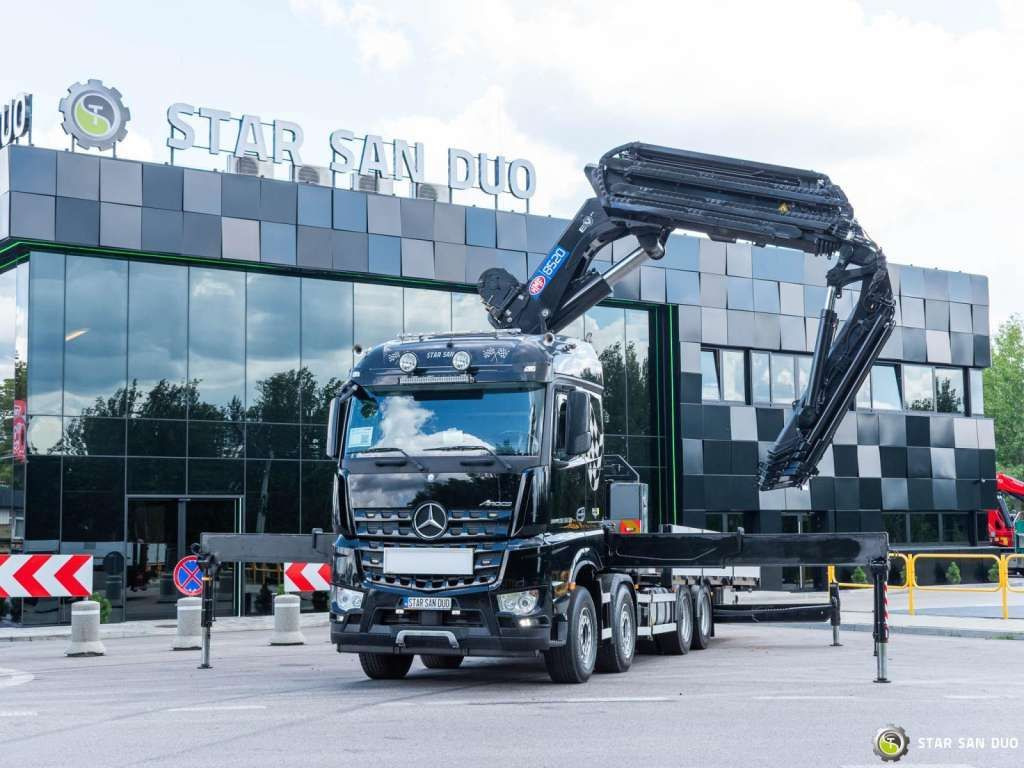 Mercedes-Benz  AROCS 3251 8x4 HMF 8520 Fly Jib Winch - Camión grúa: foto 4 Mercedes-Benz  AROCS 3251 8x4 HMF 8520 Fly Jib Winch - Camión grúa: foto 4