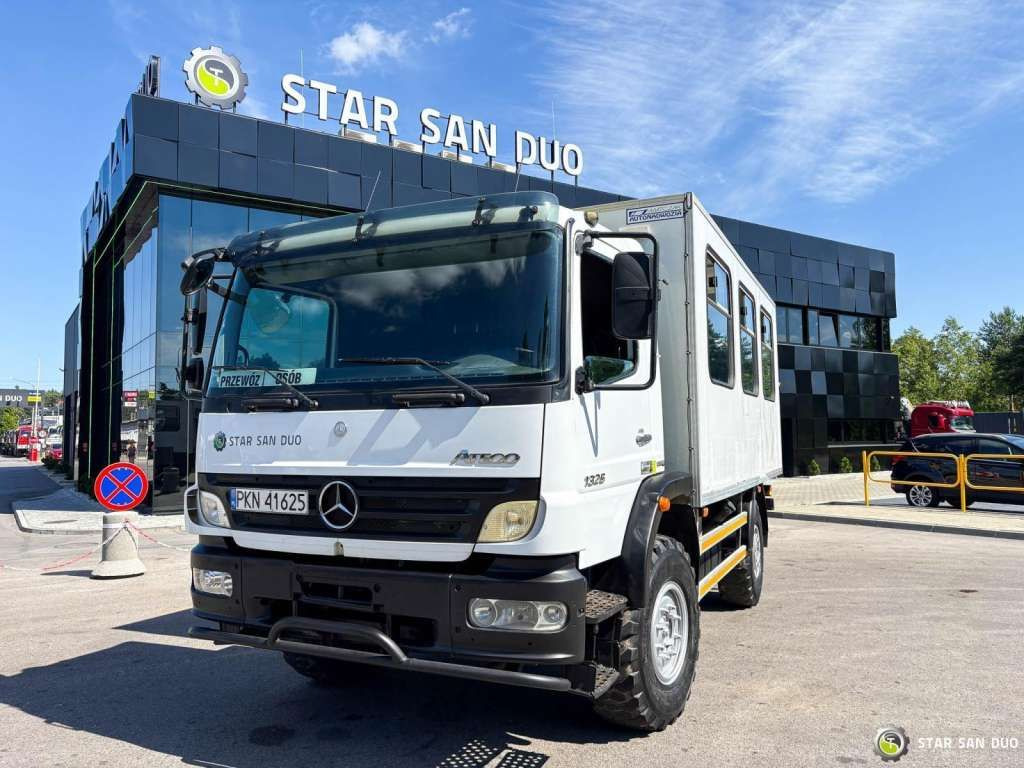 Mercedes-Benz ATEGO 1326 4x4 Double Cab Camper BUS - Chasis camión: foto 2 Mercedes-Benz ATEGO 1326 4x4 Double Cab Camper BUS - Chasis camión: foto 2