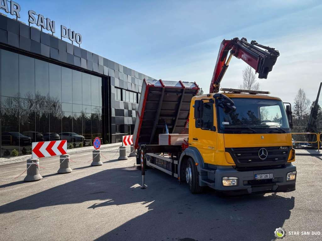 Mercedes-Benz AXOR 1824 4x2 HMF 975 HDS Crane Rotator Kipper Mercedes-Benz AXOR 1824 4x2 HMF 975 HDS Crane Rotator Kipper - Volquete camión: foto 2 Mercedes-Benz AXOR 1824 4x2 HMF 975 HDS Crane Rotator Kipper Mercedes-Benz AXOR 1824 4x2 HMF 975 HDS Crane Rotator Kipper - Volquete camión: foto 2