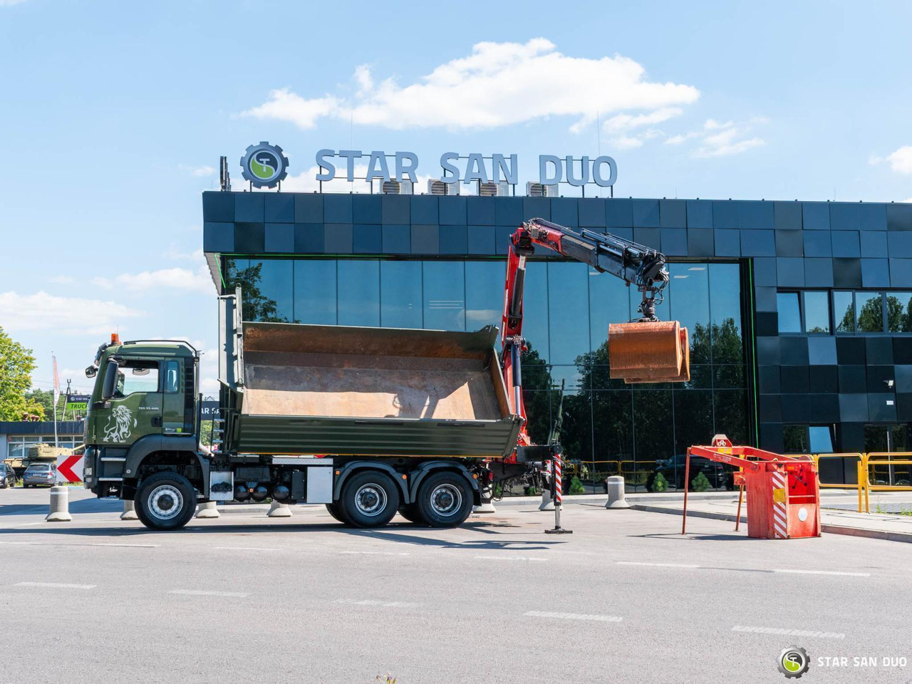 - Volquete camión: foto 1 - Volquete camión: foto 1