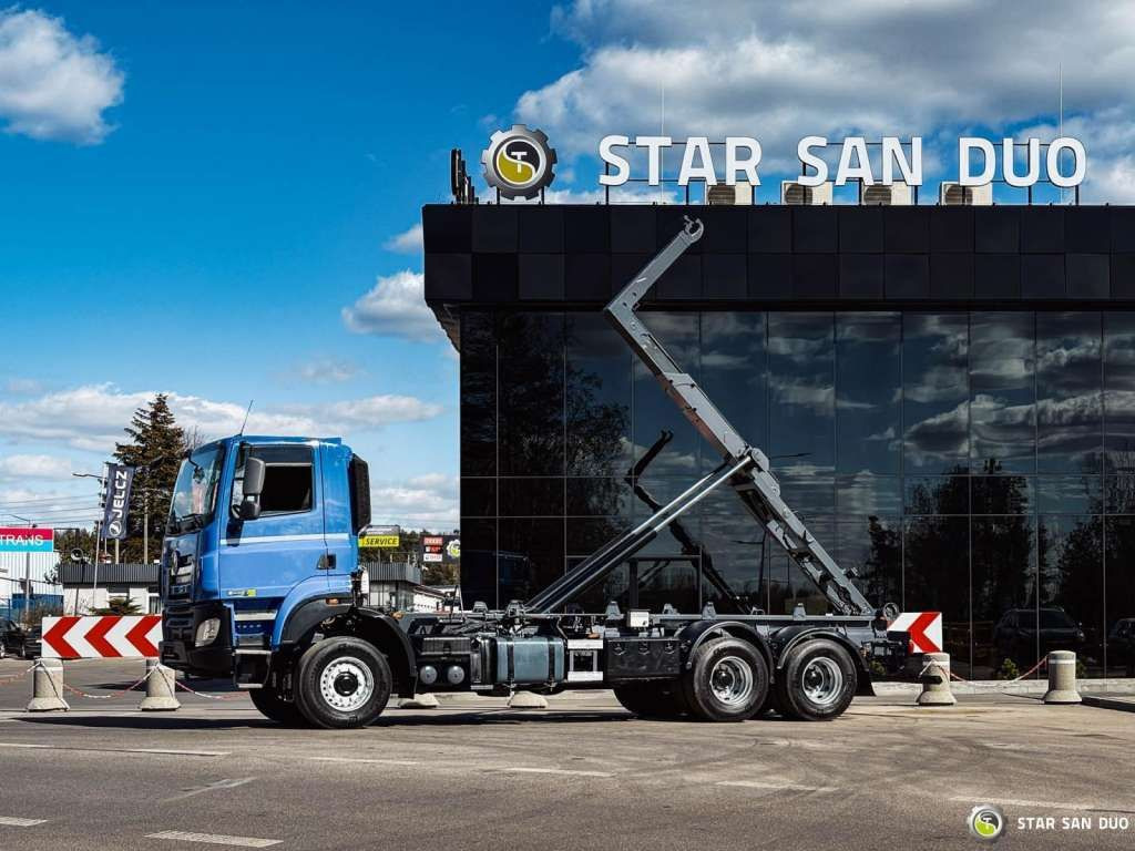 Tatra T158 PHOENIX 6x6 Euro 6 - Chasis camión: foto 2 Tatra T158 PHOENIX 6x6 Euro 6 - Chasis camión: foto 2