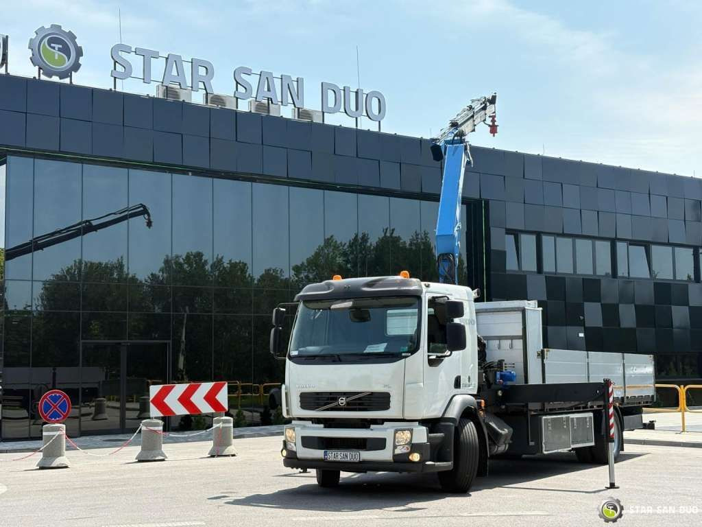 Volvo FE 240 4x2 HMF 1560 K3 HDS Rotator Crane Kran - Camión grúa: foto 3 Volvo FE 240 4x2 HMF 1560 K3 HDS Rotator Crane Kran - Camión grúa: foto 3