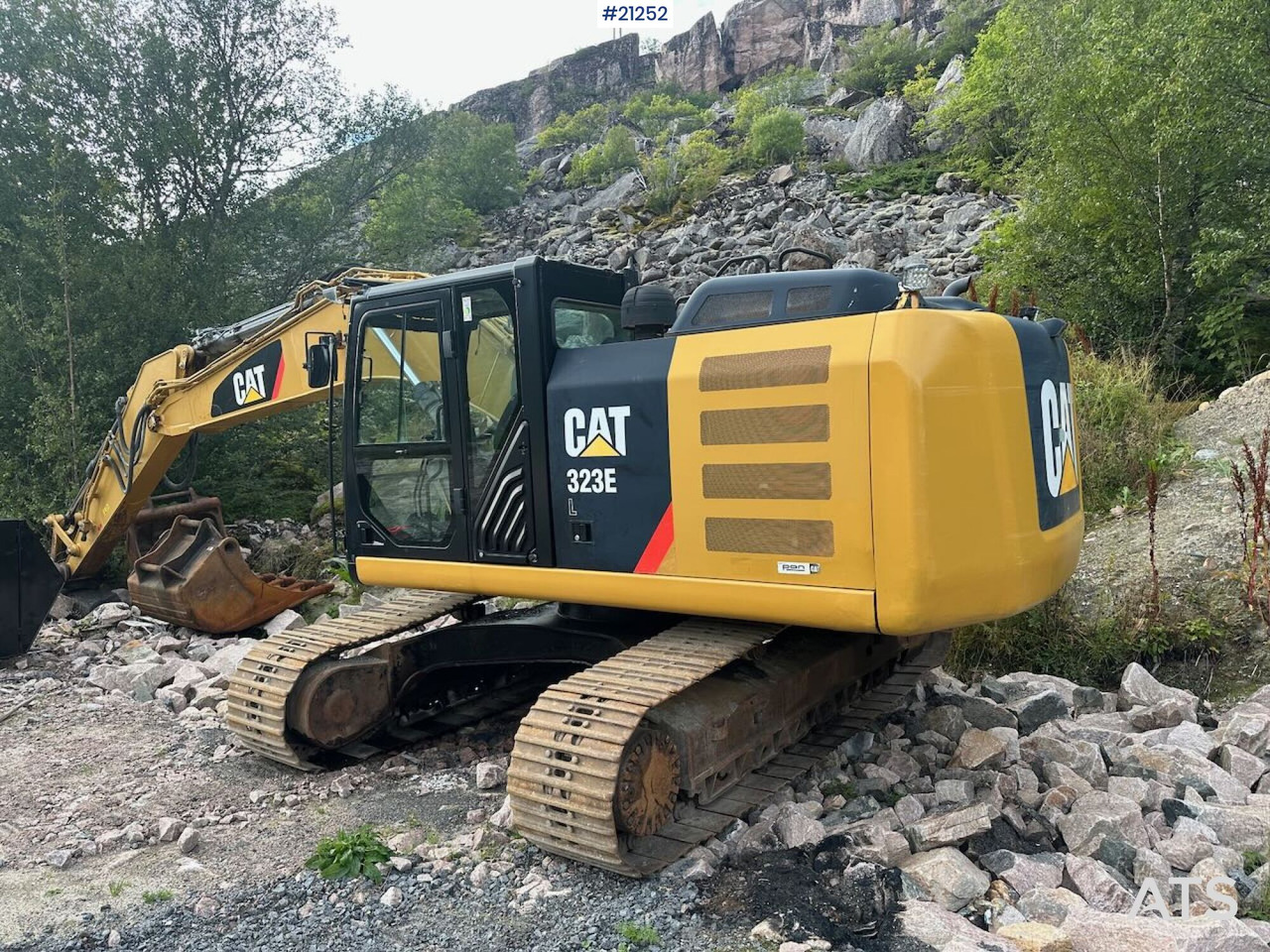 Caterpillar 323E - Excavadora de cadenas: foto 2 Caterpillar 323E - Excavadora de cadenas: foto 2