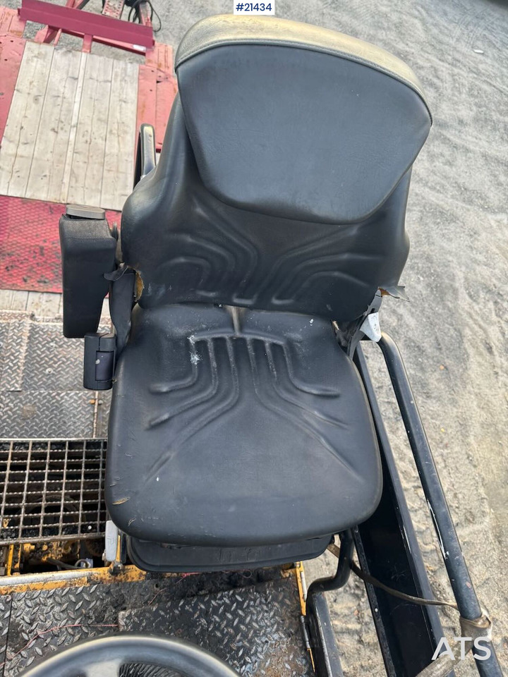 Pavimentadora de asfalto Caterpillar AP 300: foto 32