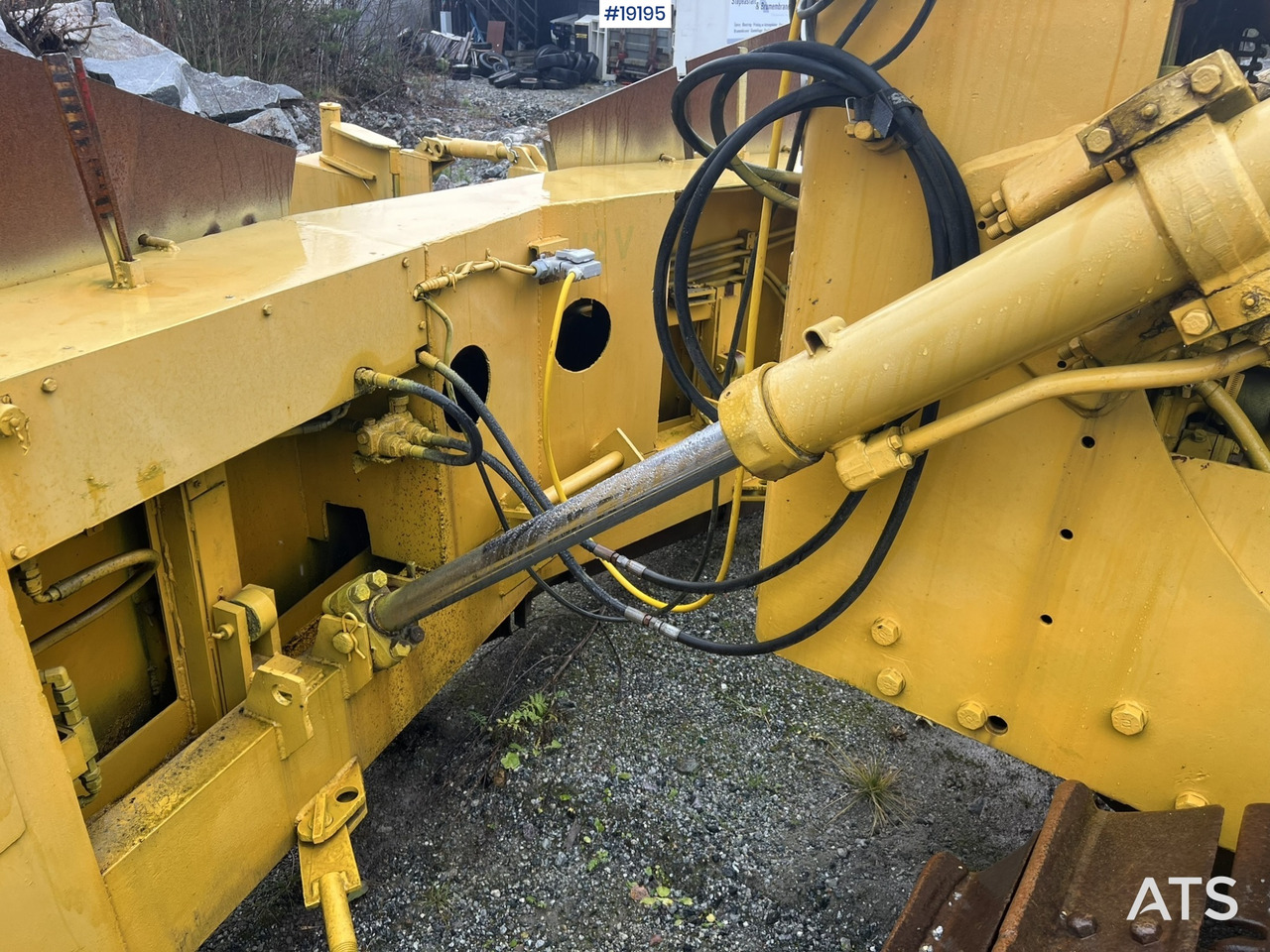 Bulldozer Caterpillar D5B: foto 13