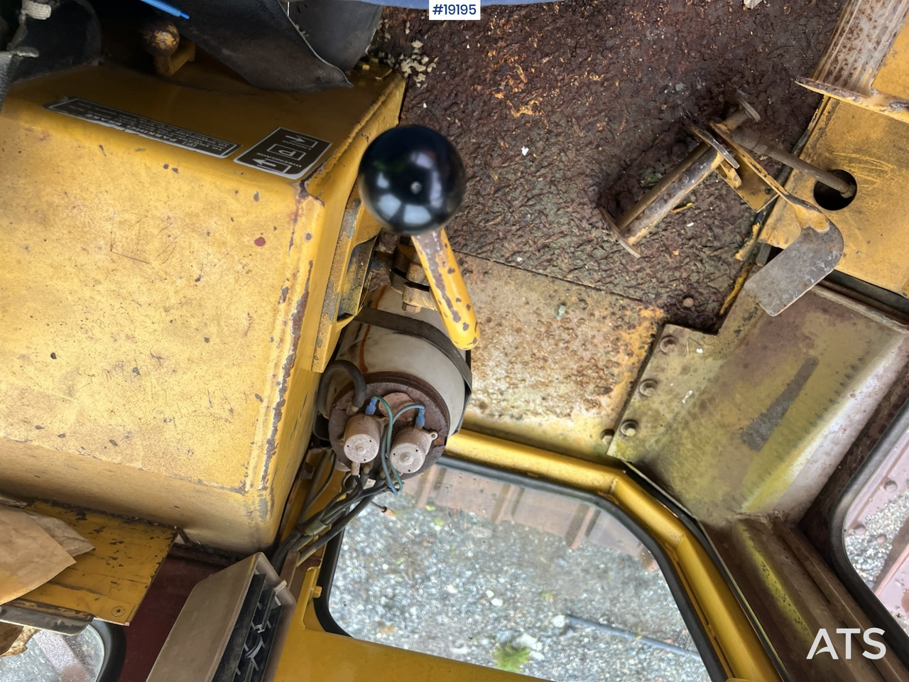 Bulldozer Caterpillar D5B: foto 31