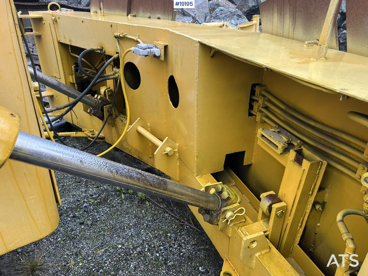 Bulldozer Caterpillar D5B: foto 19