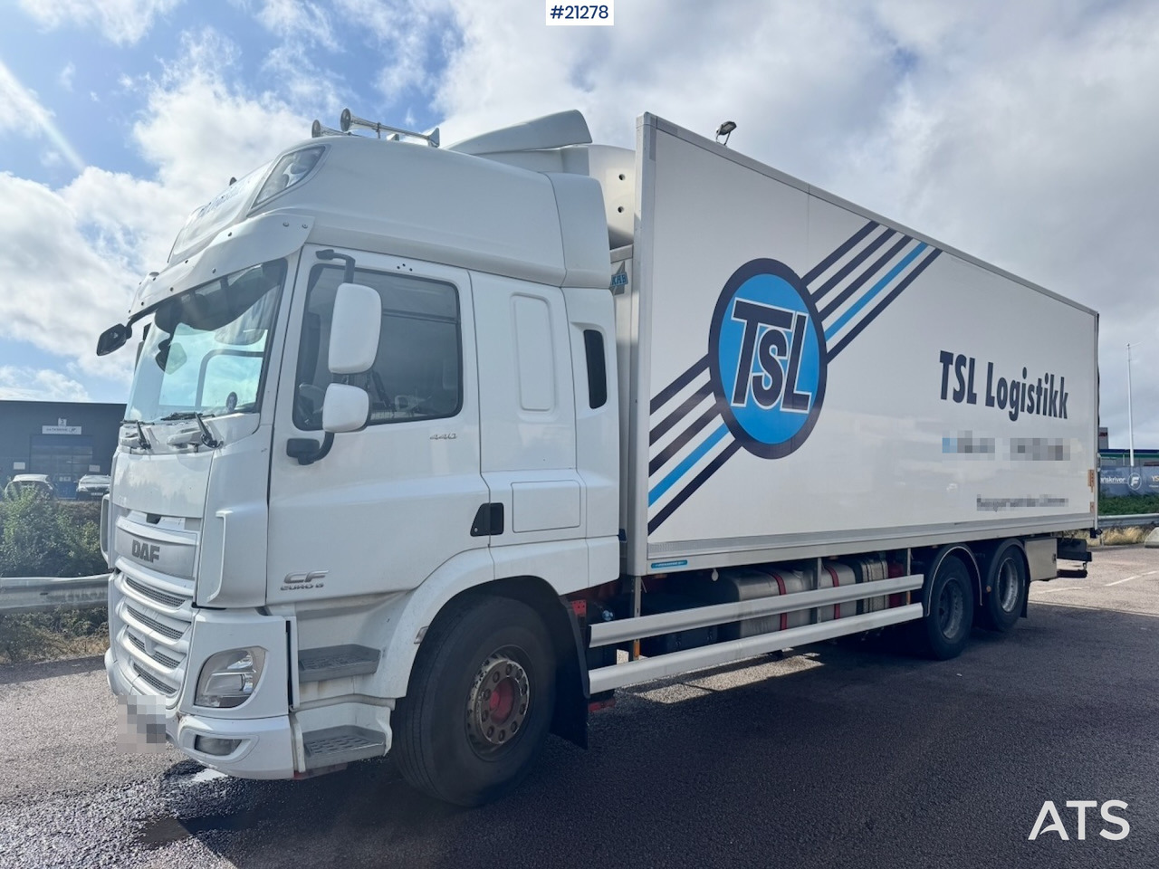 DAF CF440 - Camión caja cerrada: foto 2 DAF CF440 - Camión caja cerrada: foto 2