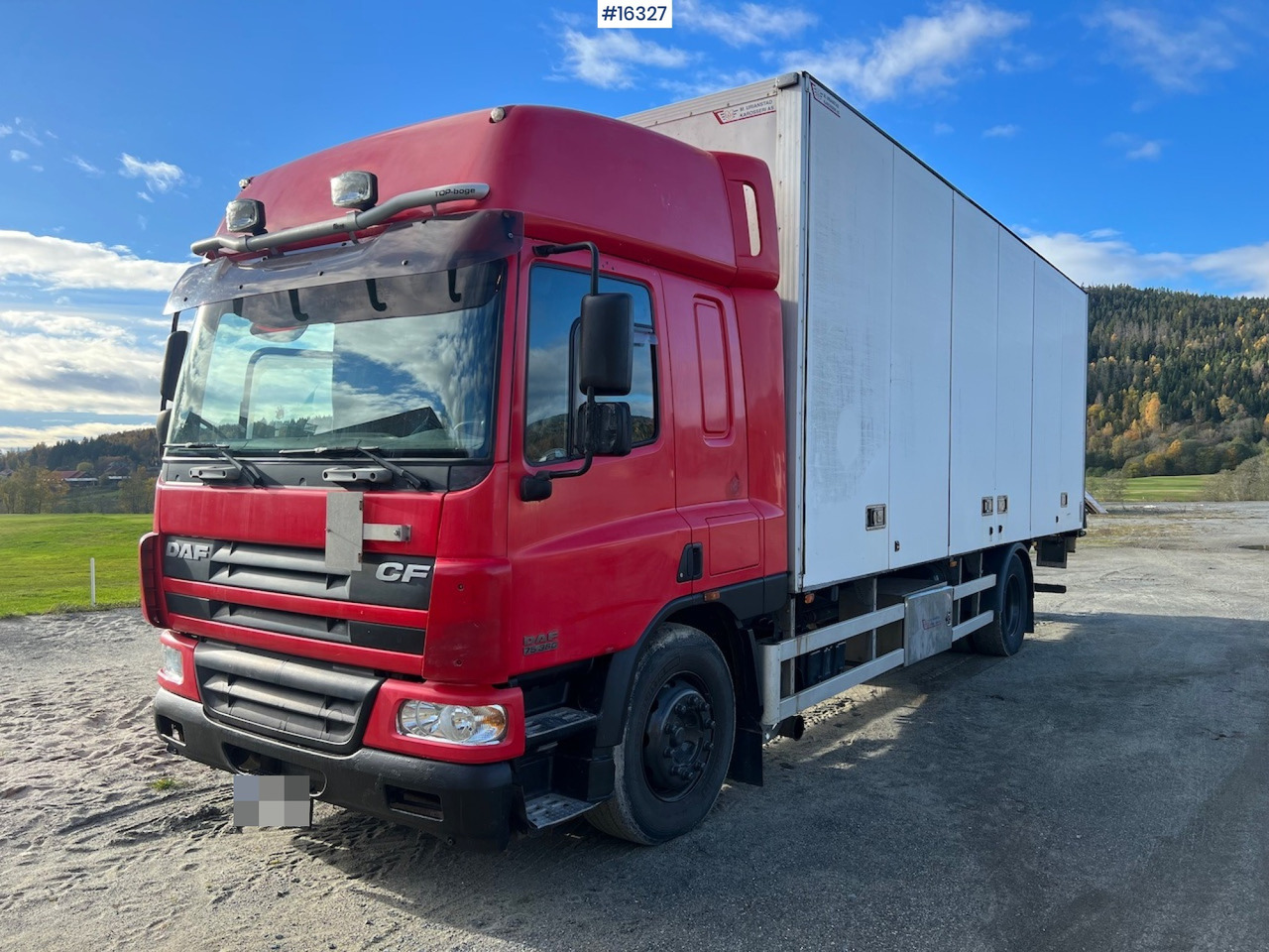 DAF CF75.360 - Camión caja cerrada: foto 1 DAF CF75.360 - Camión caja cerrada: foto 1