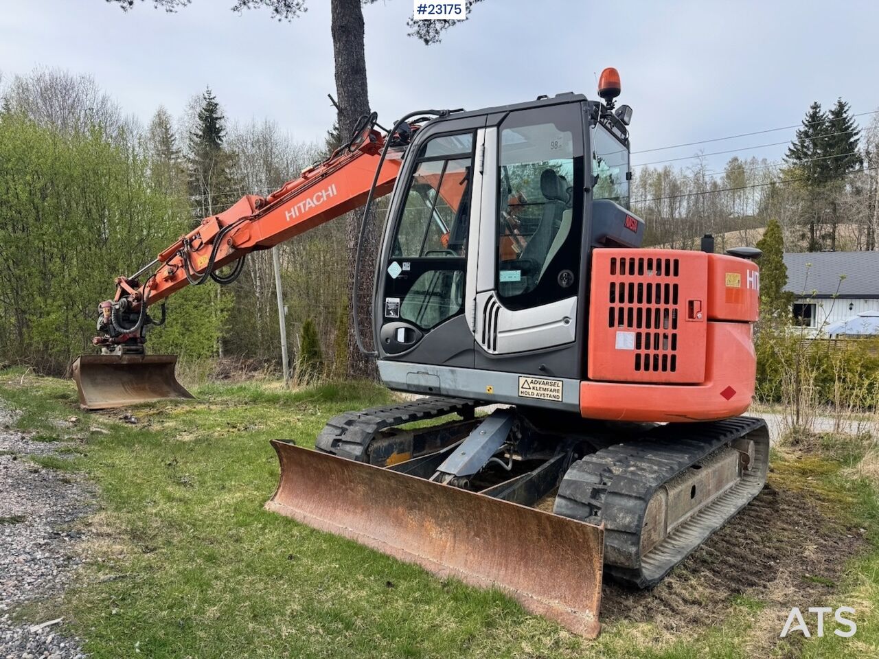 Hitachi ZX85US-3 Beltegraver m/ 3 skuffer og Klype – 2800 Timer! - Excavadora de cadenas: foto 2 Hitachi ZX85US-3 Beltegraver m/ 3 skuffer og Klype – 2800 Timer! - Excavadora de cadenas: foto 2
