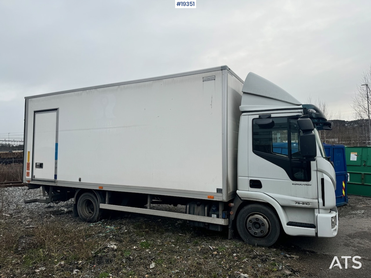 Iveco 75E - Camión caja cerrada: foto 2 Iveco 75E - Camión caja cerrada: foto 2