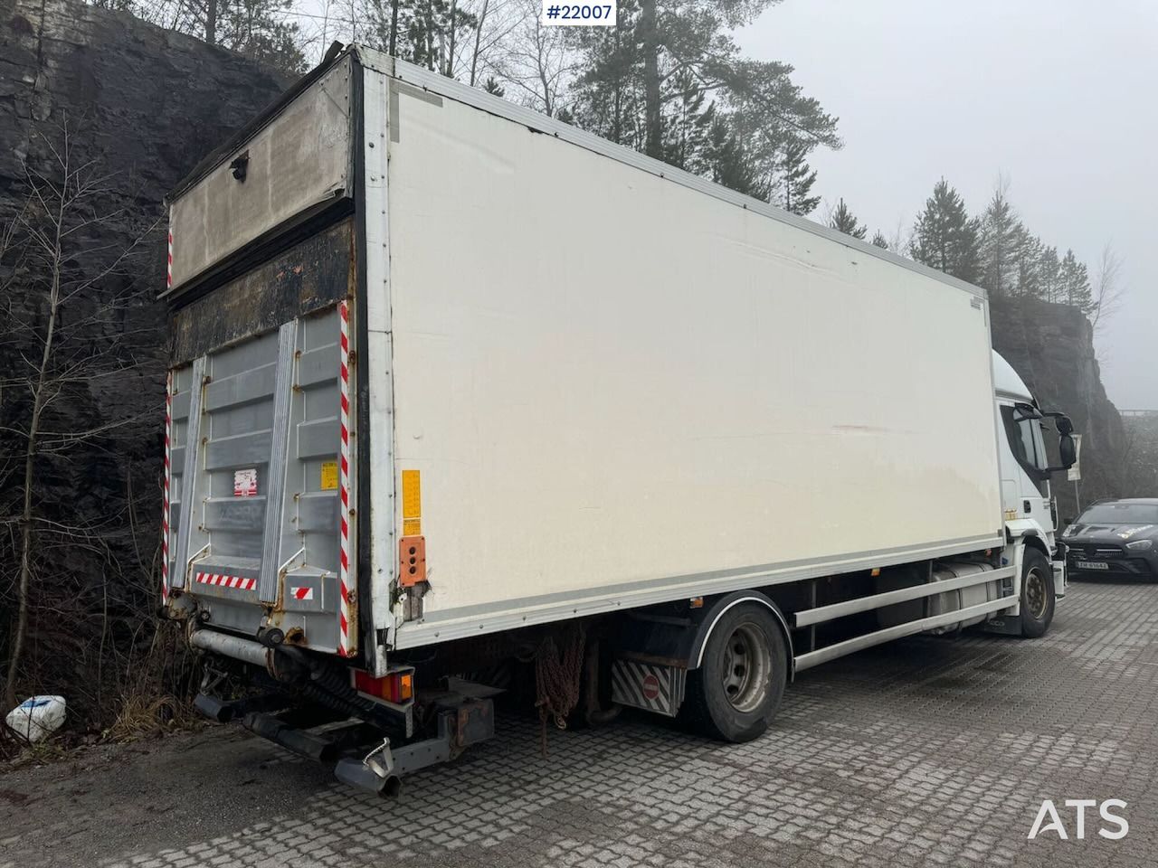Iveco Stralis 360 4x2 skapbil m/ full sideåping. Rep objekt. - Camión caja cerrada: foto 4 Iveco Stralis 360 4x2 skapbil m/ full sideåping. Rep objekt. - Camión caja cerrada: foto 4