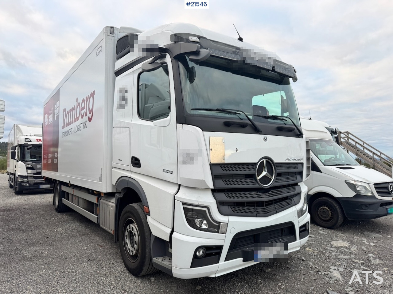 Mercedes Actros 1833 - Camión caja cerrada: foto 3 Mercedes Actros 1833 - Camión caja cerrada: foto 3