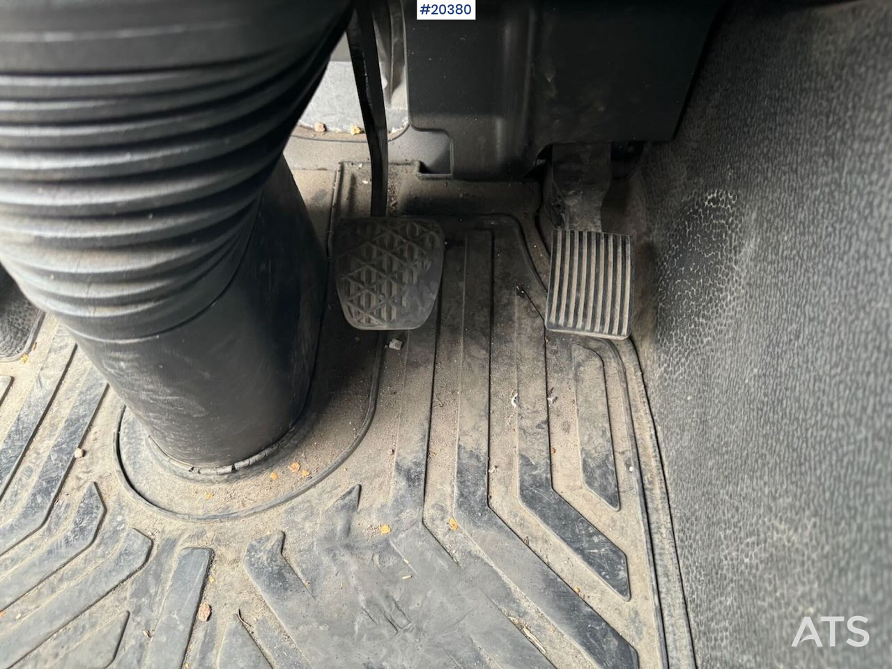 Camión caja cerrada Mercedes Atego 1524: foto 35