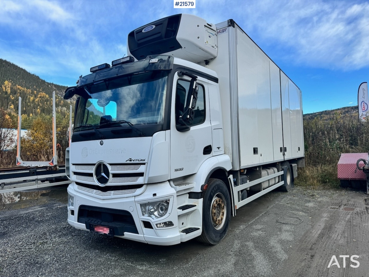 Mercedes-Benz Antos 1832 m/ Full sideåpning og Kjøl/frys. - Camión caja cerrada: foto 1 Mercedes-Benz Antos 1832 m/ Full sideåpning og Kjøl/frys. - Camión caja cerrada: foto 1