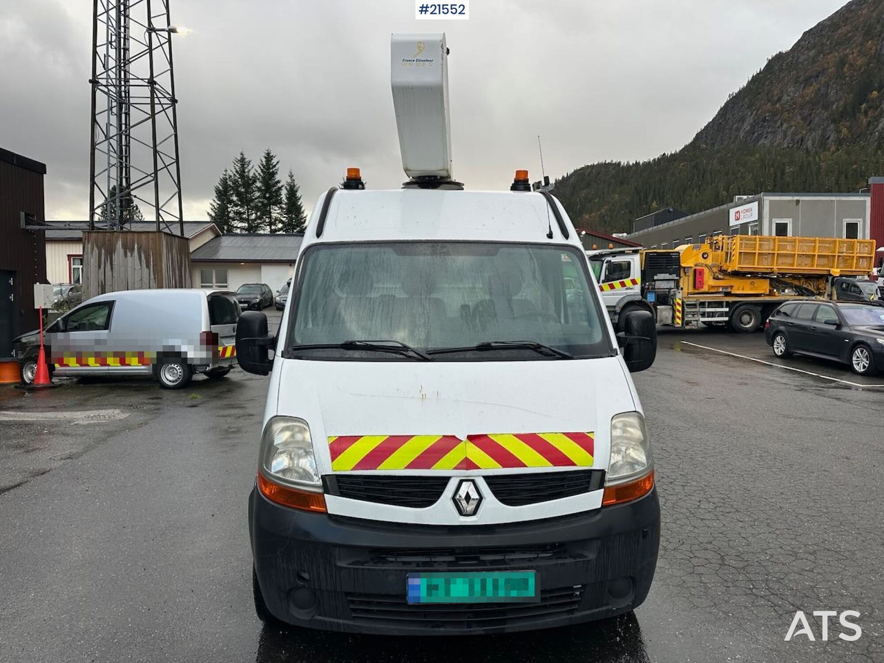 Renault Master - Camión con plataforma elevadora, Furgón: foto 3 Renault Master - Camión con plataforma elevadora, Furgón: foto 3