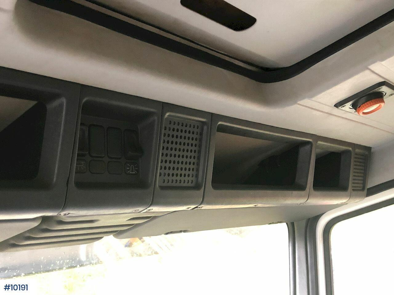Camión con plataforma elevadora Scania P93: foto 15