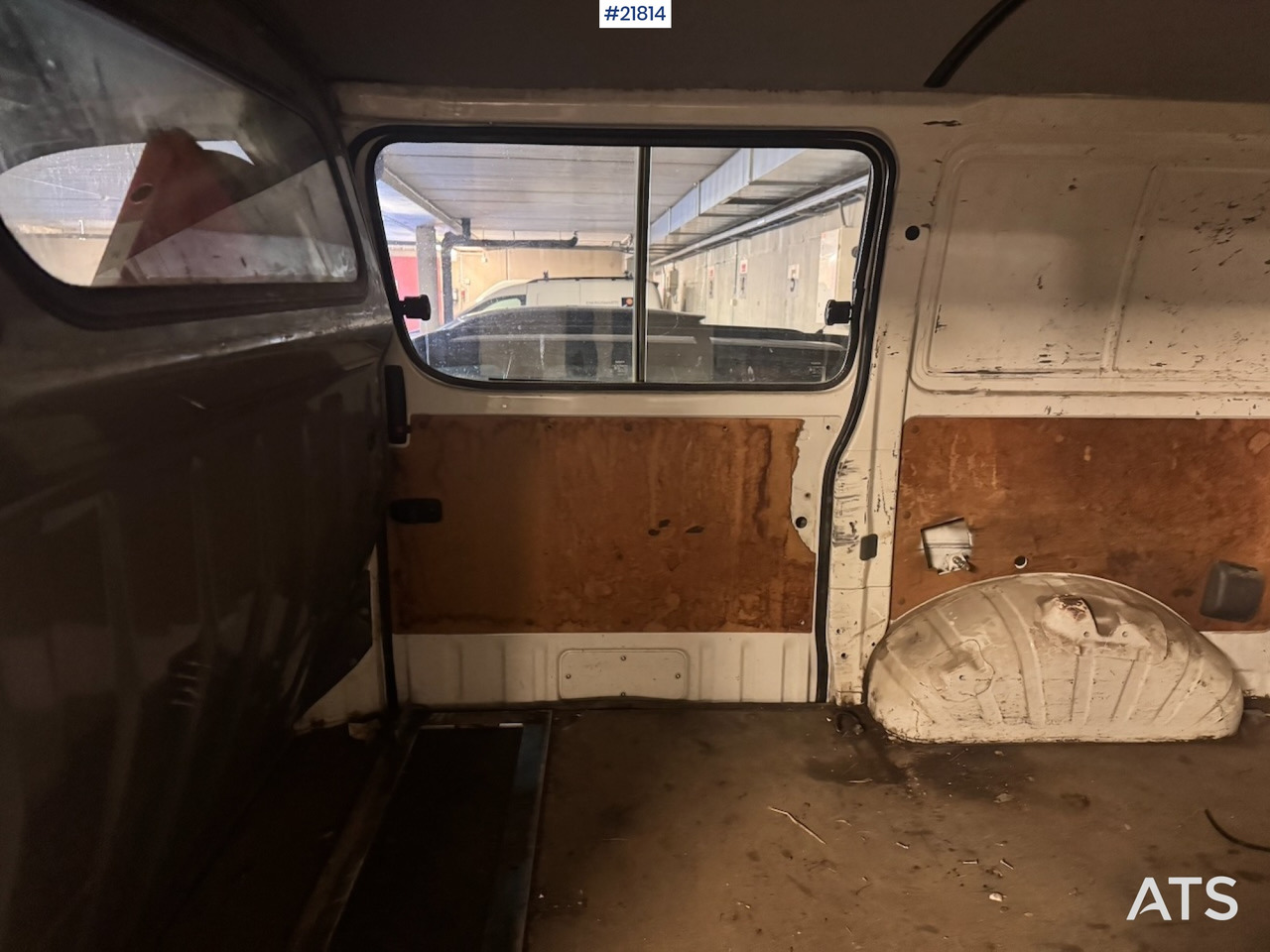 Furgón Toyota HIACE: foto 12