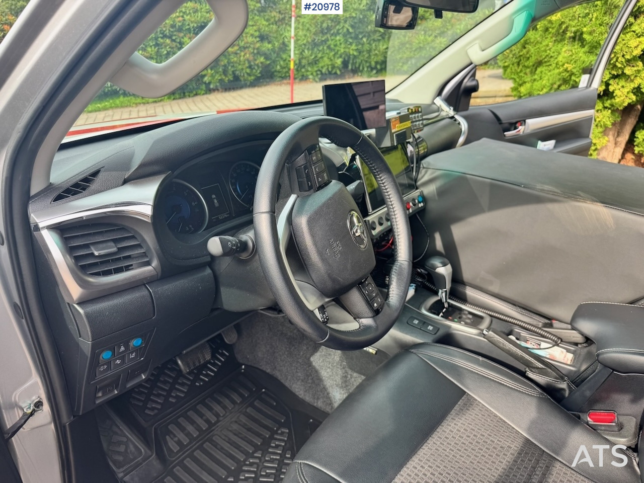 Pick-up Toyota HILUX: foto 37
