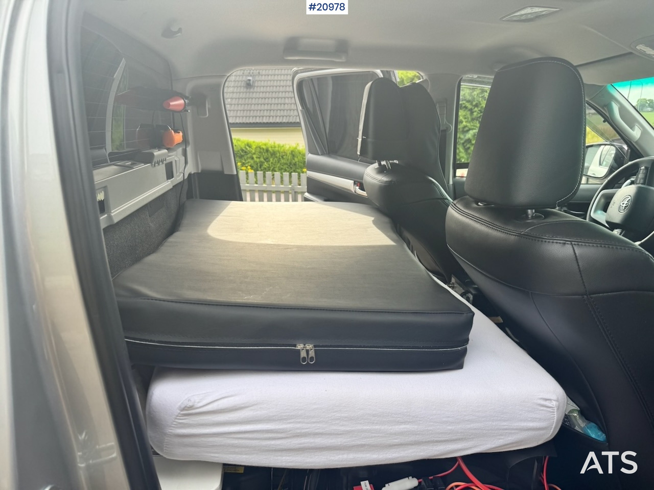 Pick-up Toyota HILUX: foto 31