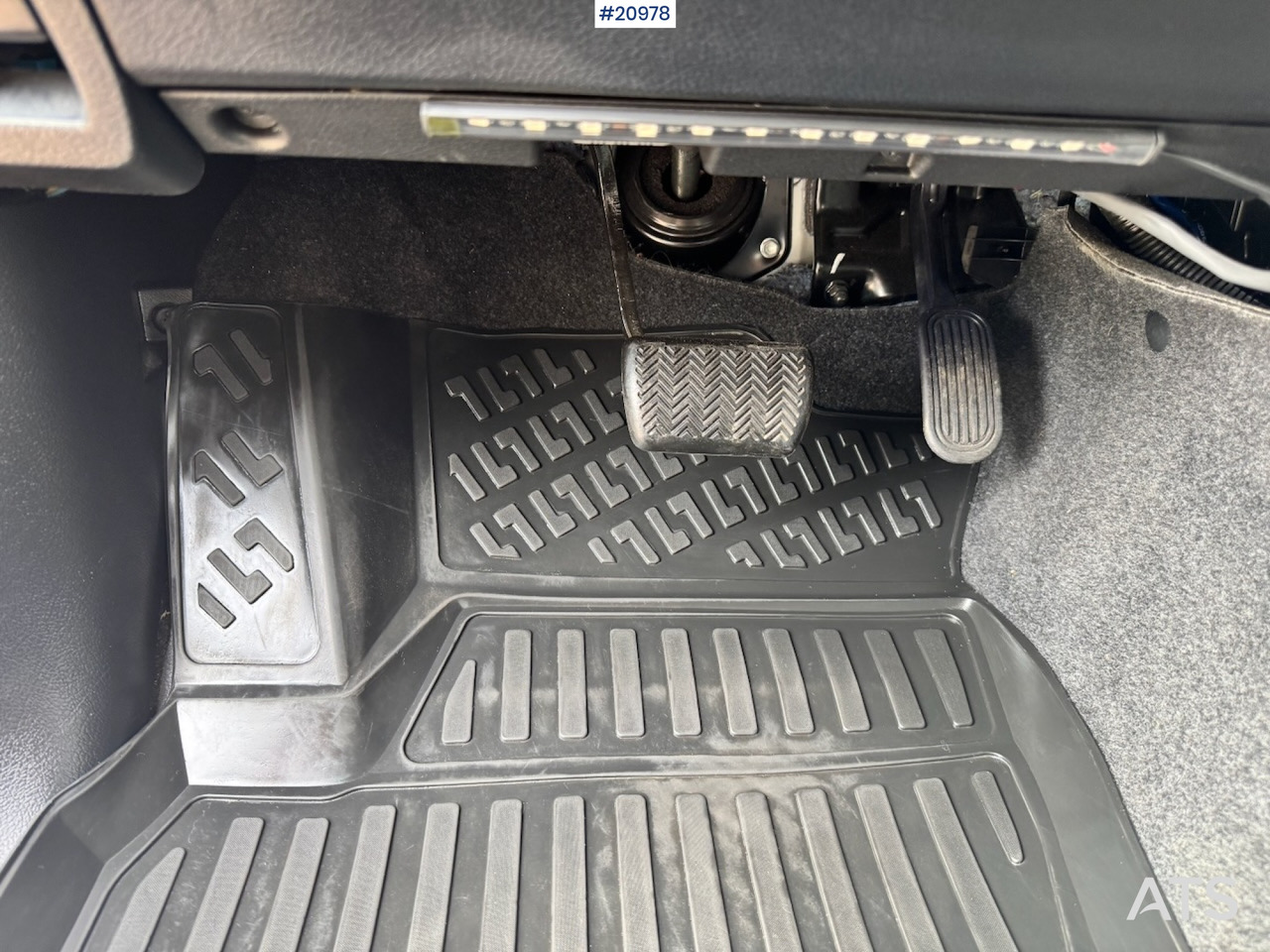 Pick-up Toyota HILUX: foto 45
