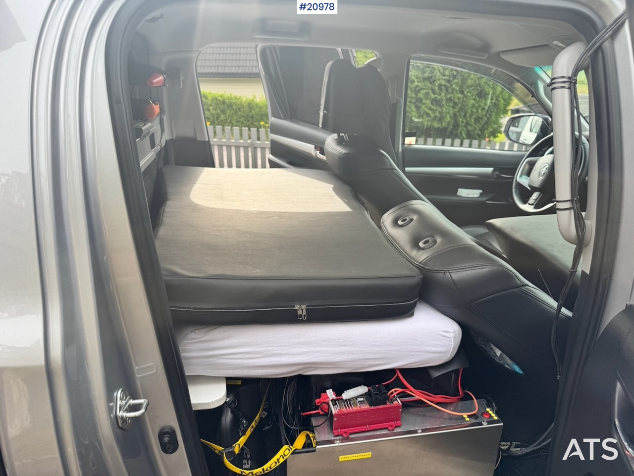 Pick-up Toyota HILUX: foto 34