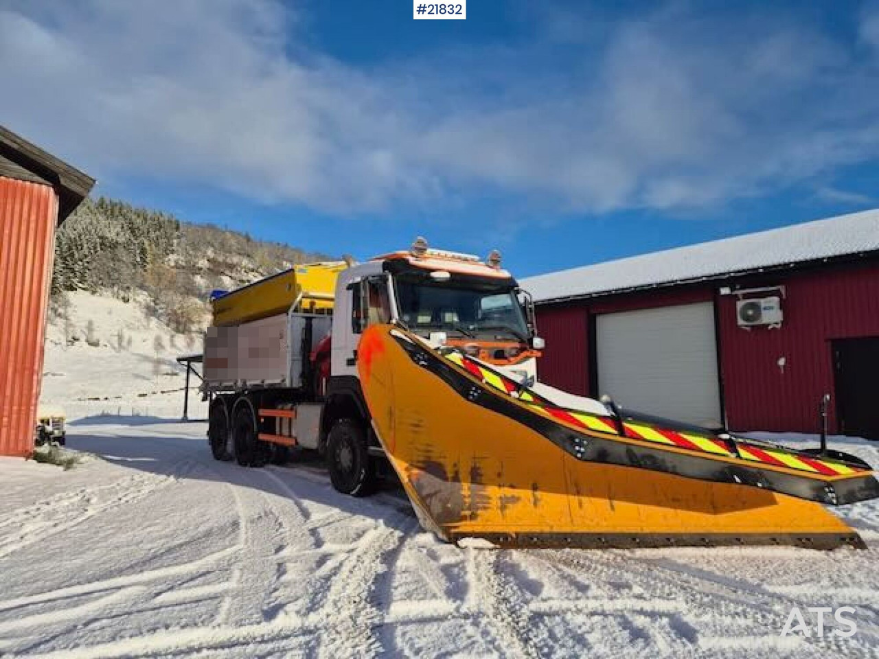 Volvo 2019 Volvo FMX 6x6 brøyterigget tippbil m/ 9,5 t/m kran, 2 sett dekk og lettkasse - Volquete camión: foto 5 Volvo 2019 Volvo FMX 6x6 brøyterigget tippbil m/ 9,5 t/m kran, 2 sett dekk og lettkasse - Volquete camión: foto 5