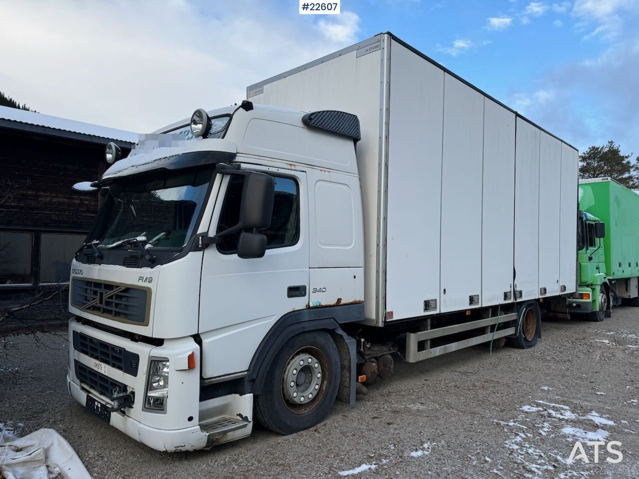 Volvo FM9 340 4x2 skapbil m/ full sideåpning og lift. Rep objekt - Camión caja cerrada: foto 1 Volvo FM9 340 4x2 skapbil m/ full sideåpning og lift. Rep objekt - Camión caja cerrada: foto 1