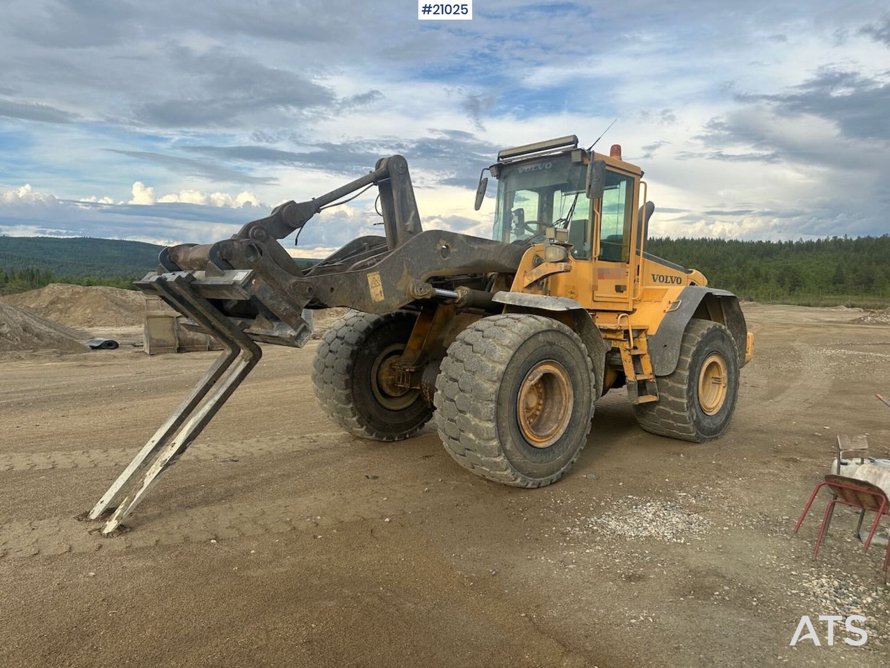Volvo L120E hjullaster m/ vekt, skuffe og overhalt motor - Cargadora de ruedas: foto 4 Volvo L120E hjullaster m/ vekt, skuffe og overhalt motor - Cargadora de ruedas: foto 4
