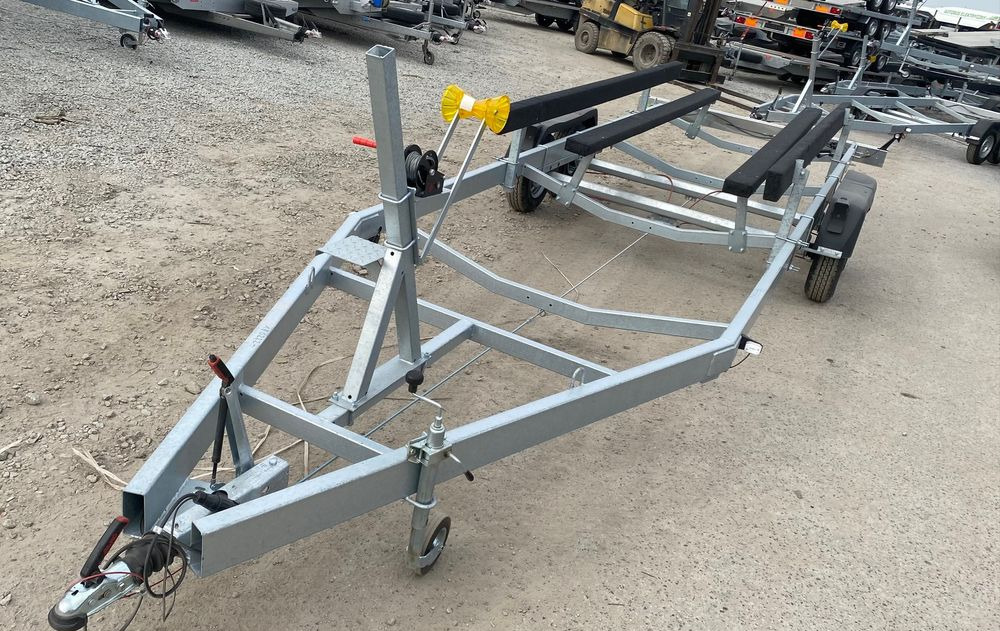 Boro PRZYCZEPA PODŁODZIOWA STYL AMERYKAŃSKI 7,30m - Remolque para barco: foto 1 Boro PRZYCZEPA PODŁODZIOWA STYL AMERYKAŃSKI 7,30m - Remolque para barco: foto 1