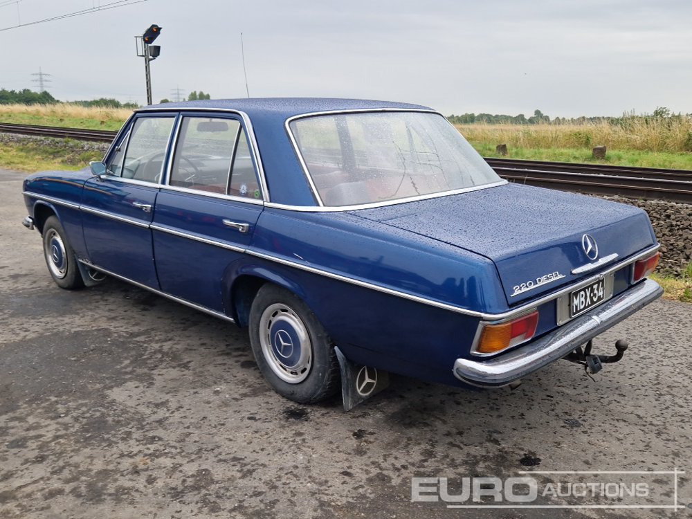 1968 Mercedes Benz W115 220D, Diesel Oldtimer (Reg. Docs Available) - Coche: foto 3 1968 Mercedes Benz W115 220D, Diesel Oldtimer (Reg. Docs Available) - Coche: foto 3