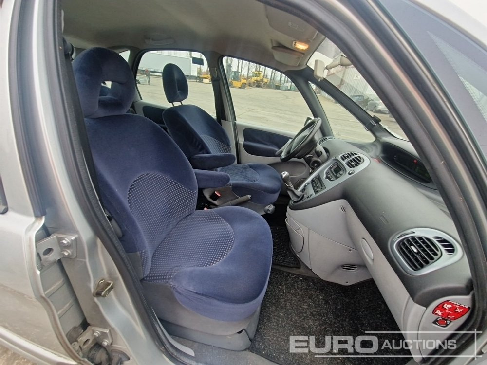 Coche 2004 Citroen Xsara Picasso: foto 31