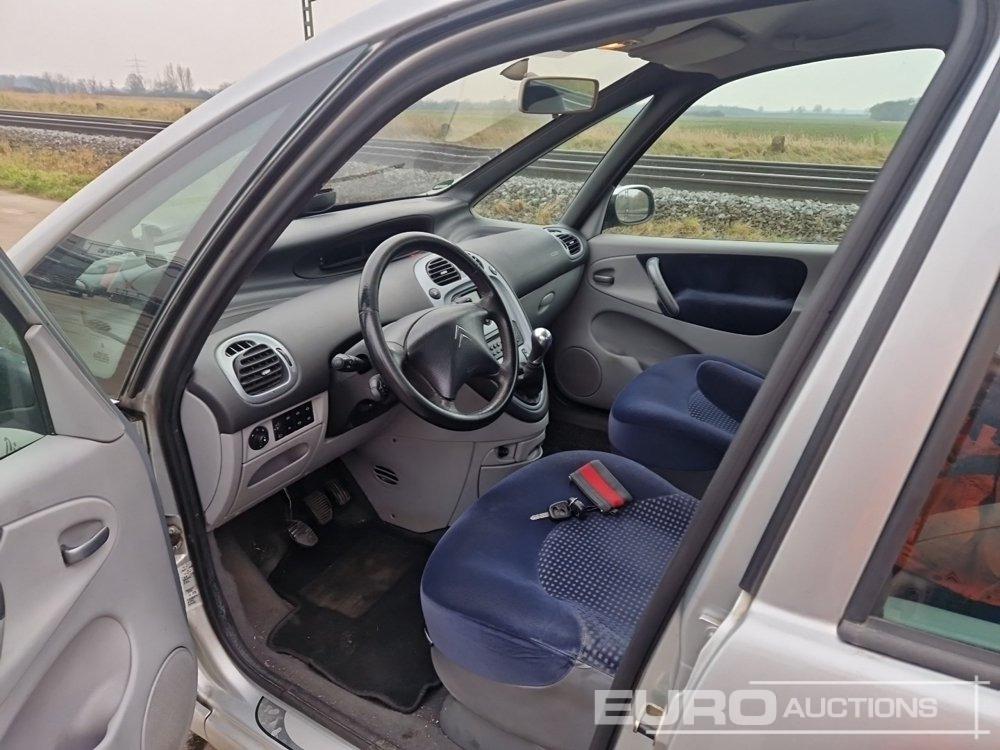 Coche 2004 Citroen Xsara Picasso: foto 17