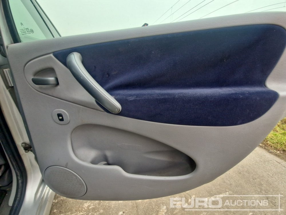 Coche 2004 Citroen Xsara Picasso: foto 30