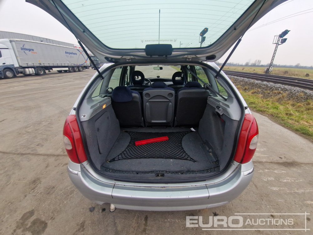 Coche 2004 Citroen Xsara Picasso: foto 28
