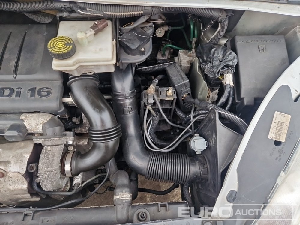 Coche 2004 Citroen Xsara Picasso: foto 15