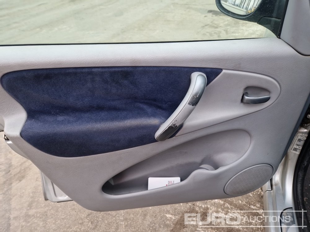 Coche 2004 Citroen Xsara Picasso: foto 18
