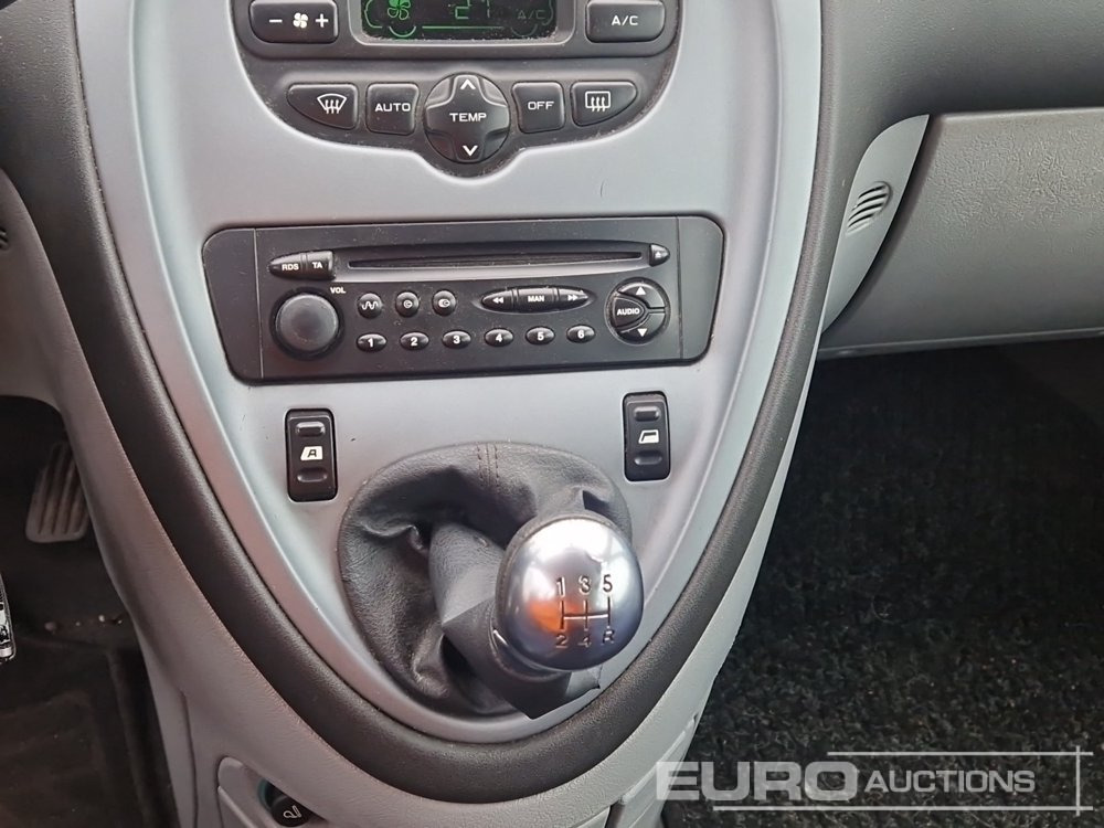 Coche 2004 Citroen Xsara Picasso: foto 23