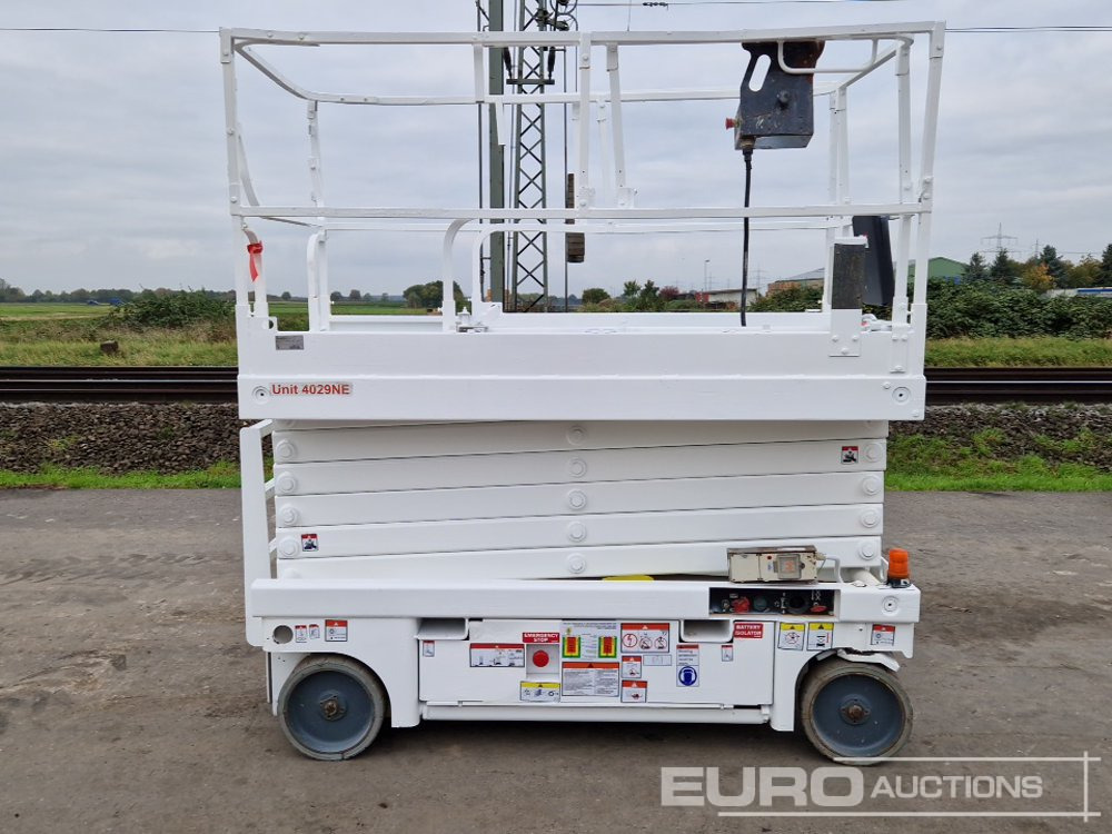 2014 Haulotte Compact 14 - Plataforma elevadora: foto 2 2014 Haulotte Compact 14 - Plataforma elevadora: foto 2