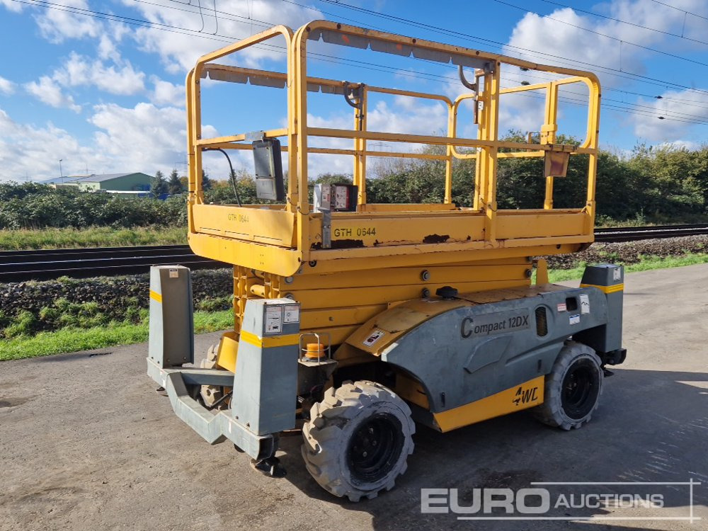 2017 Haulotte Compact 12DX - Plataforma de tijeras: foto 1 2017 Haulotte Compact 12DX - Plataforma de tijeras: foto 1