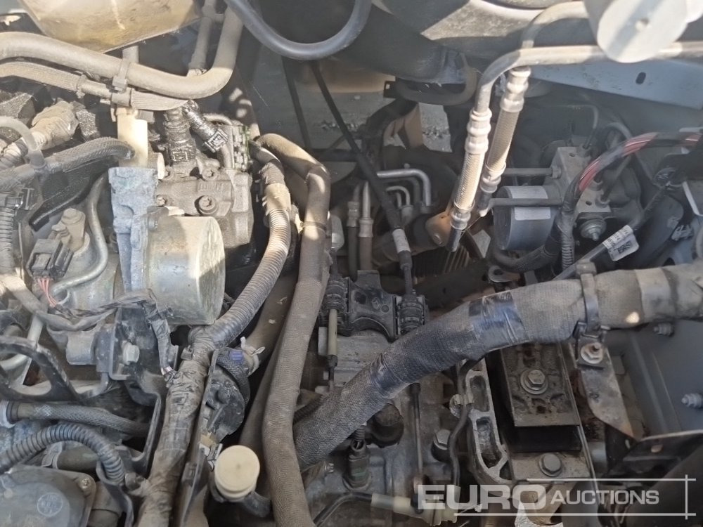 Camión con plataforma elevadora 2019 Renault Master: foto 15
