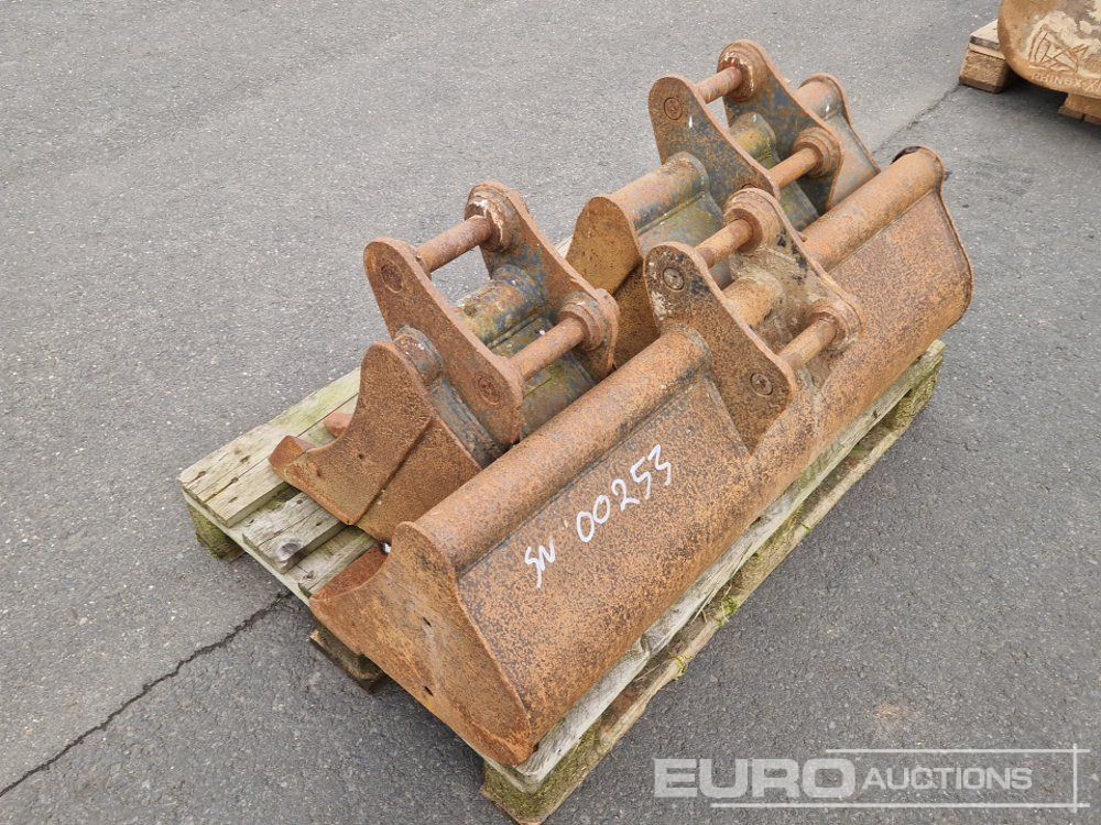 47" Ditching Bucket, 24", 12" Digging Buckets to Suit 35mm, QH to Suit 30mm Pin - Cazo: foto 2 47" Ditching Bucket, 24", 12" Digging Buckets to Suit 35mm, QH to Suit 30mm Pin - Cazo: foto 2