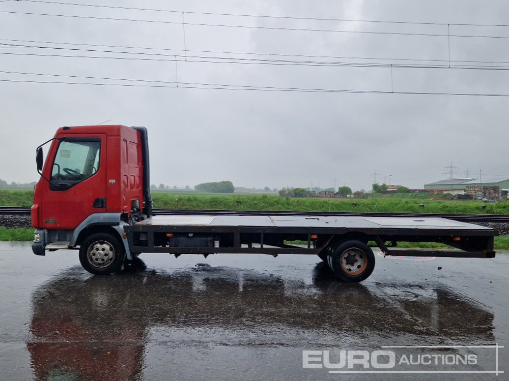 DAF 4x2 Flatbed Truck, Manual Gearbox - Camión caja abierta: foto 2 DAF 4x2 Flatbed Truck, Manual Gearbox - Camión caja abierta: foto 2