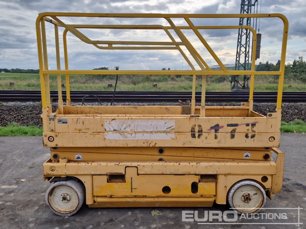 Electric Scissor Lift (Incomplete) - Plataforma elevadora: foto 2 Electric Scissor Lift (Incomplete) - Plataforma elevadora: foto 2
